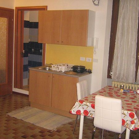 Flat In Milan 3 Apartment Стая снимка