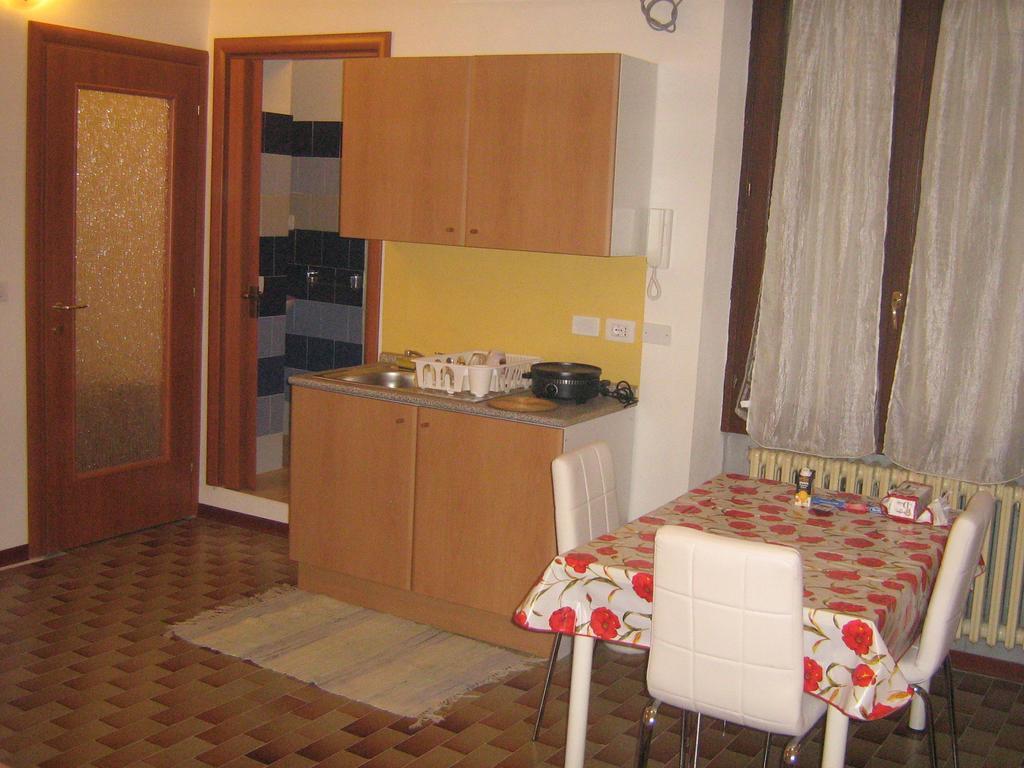 Flat In Milan 3 Apartment Стая снимка