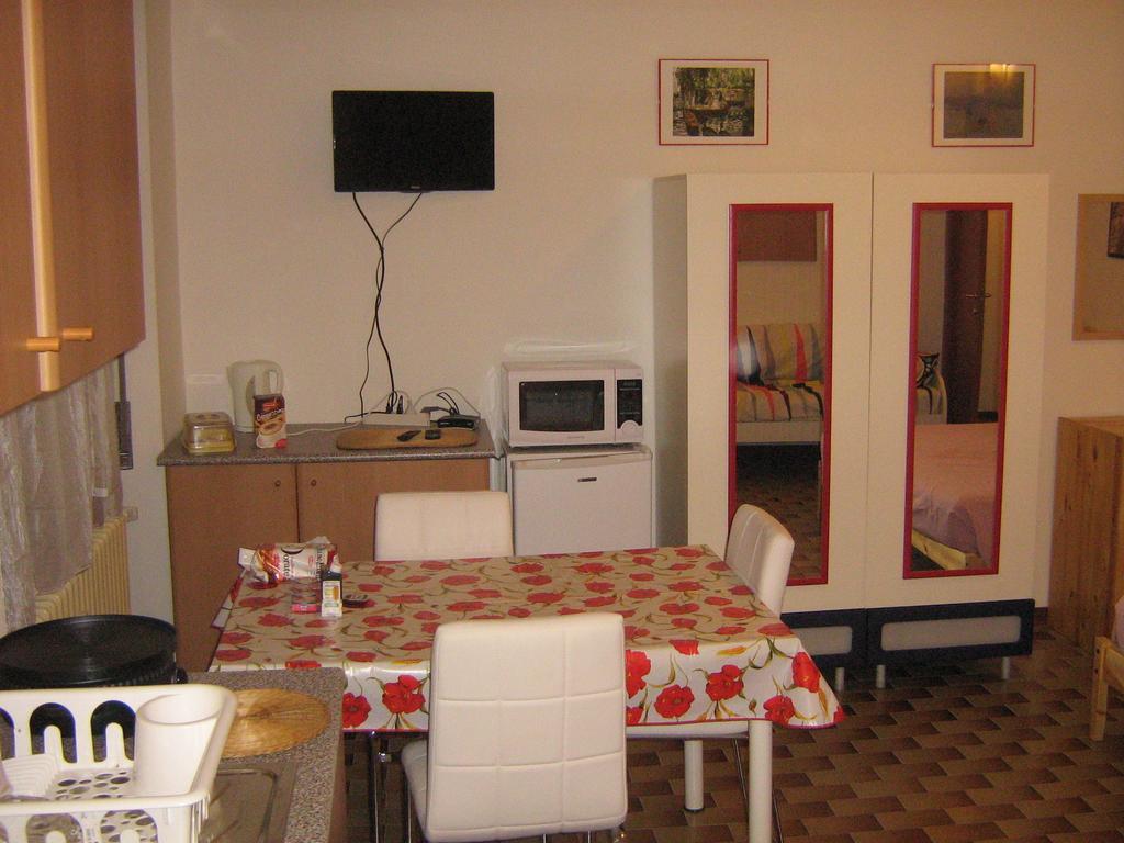 Flat In Milan 3 Apartment Стая снимка
